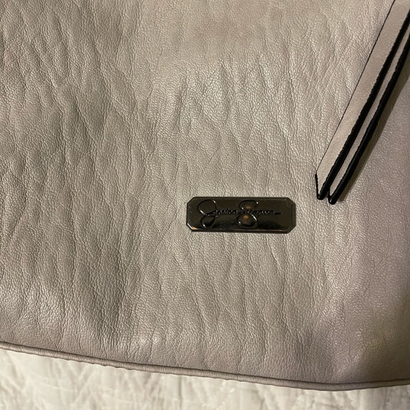 Jessica Simpson Soft Grey Purse with adjustable strap and dividers - Picture 8 of 13
